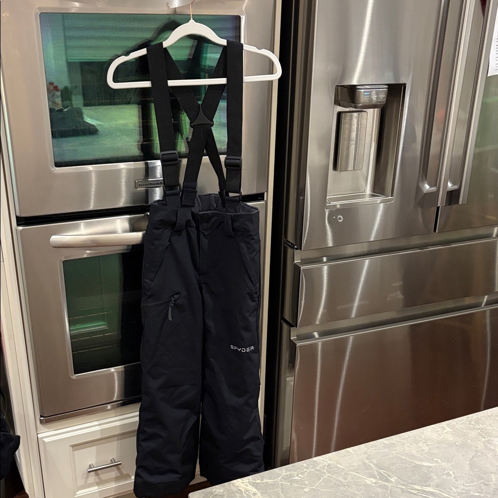 Spyder Black Kids Overall Snowpants very good condition size 10